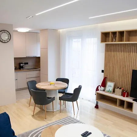 Jelka Luxe- Free Private Parking Apartment Novi Sad Exterior photo